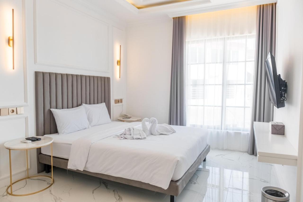 Kala Hotel Semarang Jomblang Exteriör bild