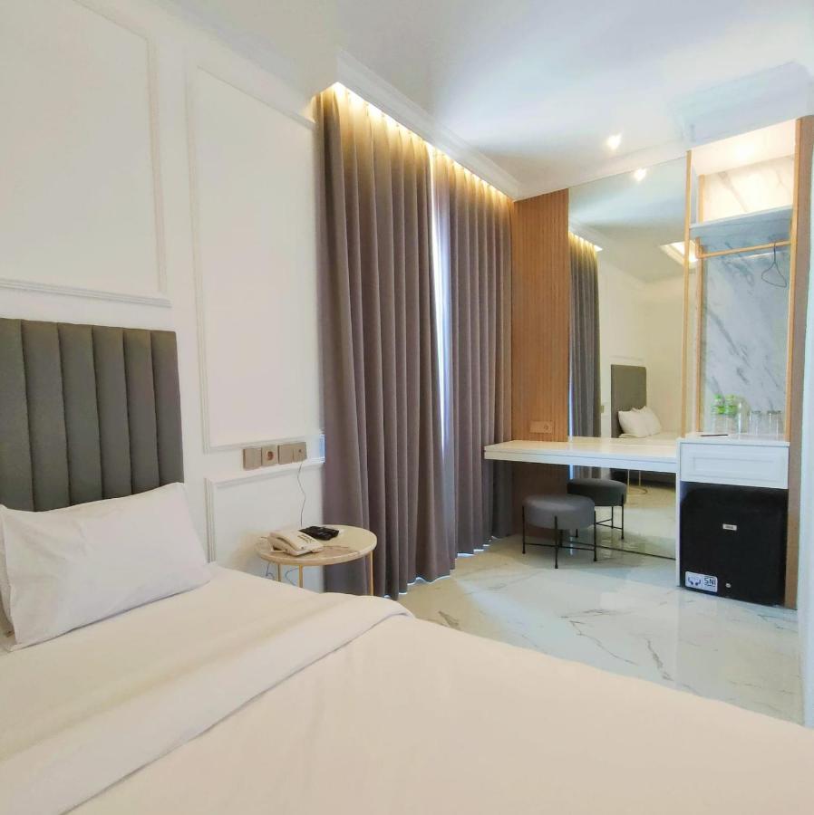 Kala Hotel Semarang Jomblang Exteriör bild