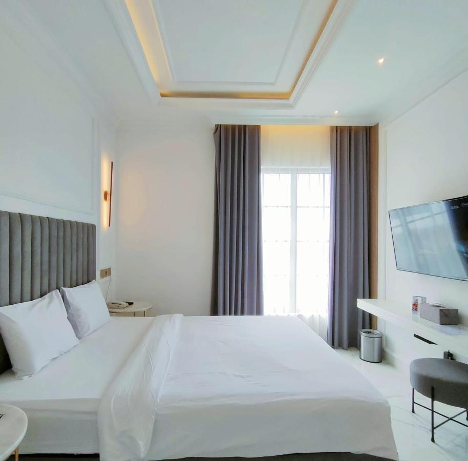 Kala Hotel Semarang Jomblang Exteriör bild